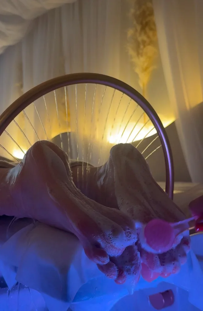 Foot Spa Kębłowo - rytuał relaksu stóp z kąpielą i pielęgnacją w Relax&Beauty